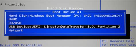 BIOS boot menu met USB Device:UEFI KingstonDataTraveler 3.0 geselecteerd als boot optie
